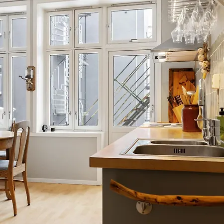 Spacious & Cozy Hideaway With Central Location