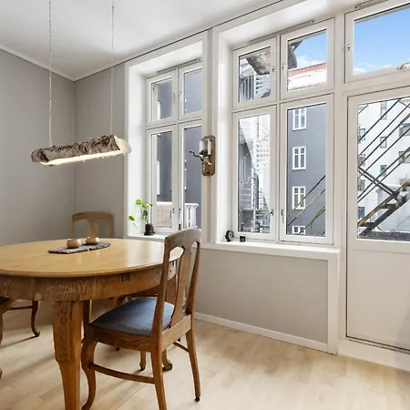 Spacious & Cozy Hideaway With Central Location Bergen