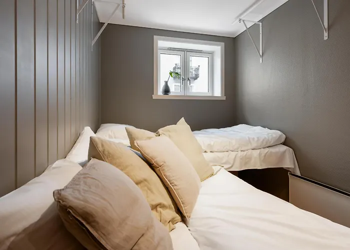 Spacious & Cozy Hideaway With Location 아파트 *