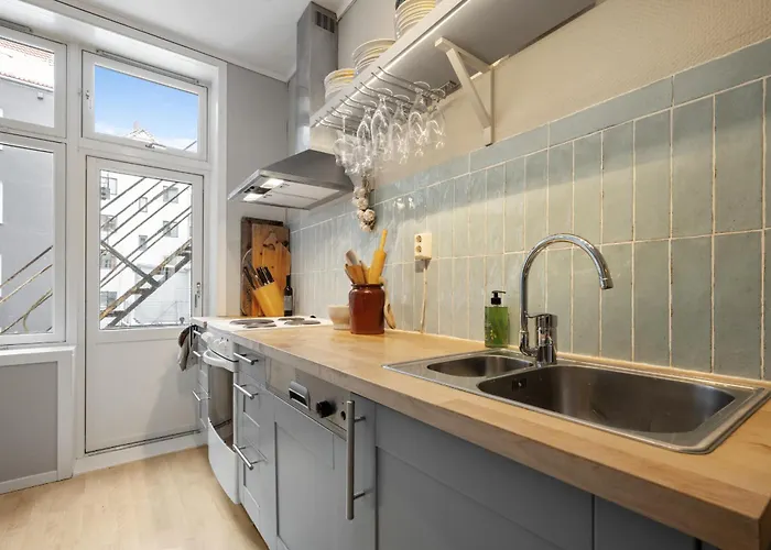 Spacious & Cozy Hideaway With Location *