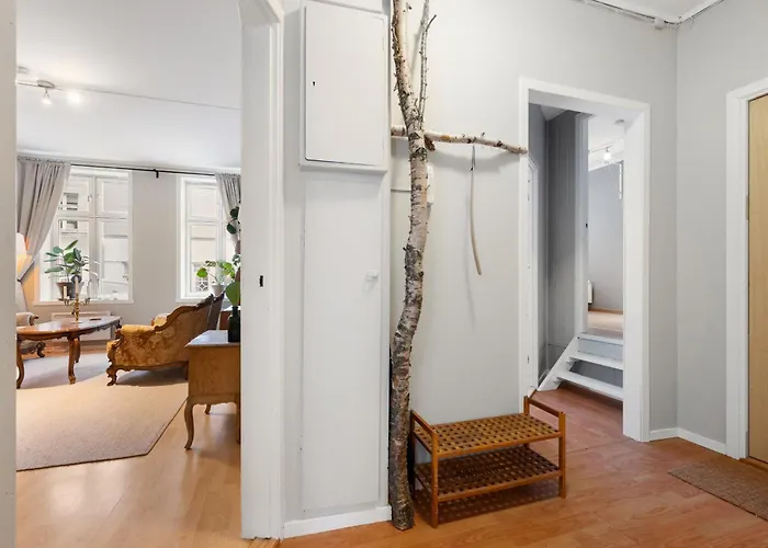 Spacious & Cozy Hideaway With Location Appartamento *