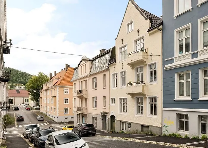 Spacious & Cozy Hideaway With Location